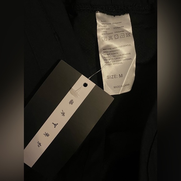 Svensker Women's Athletic Shorts with Pockets High Waisted 5 Inch Quick Dry, M - Picture 3 of 3